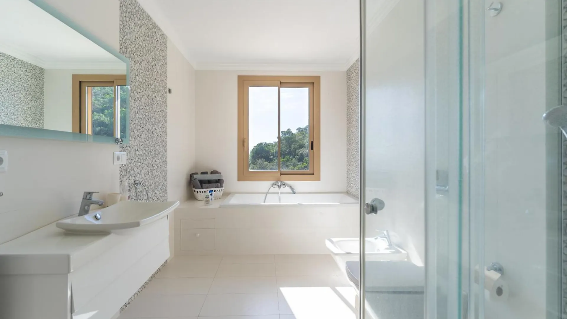 Gran Piscina Hidromasaje Playa Privada Y Sauna Tossa de Mar